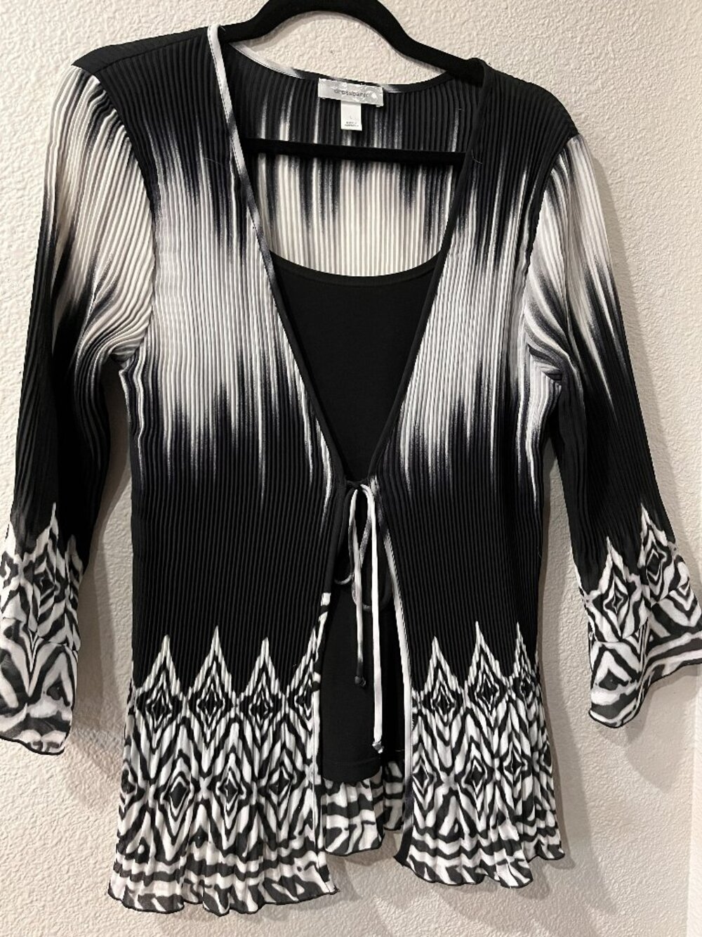 Dressbarn Black & White ribbed top